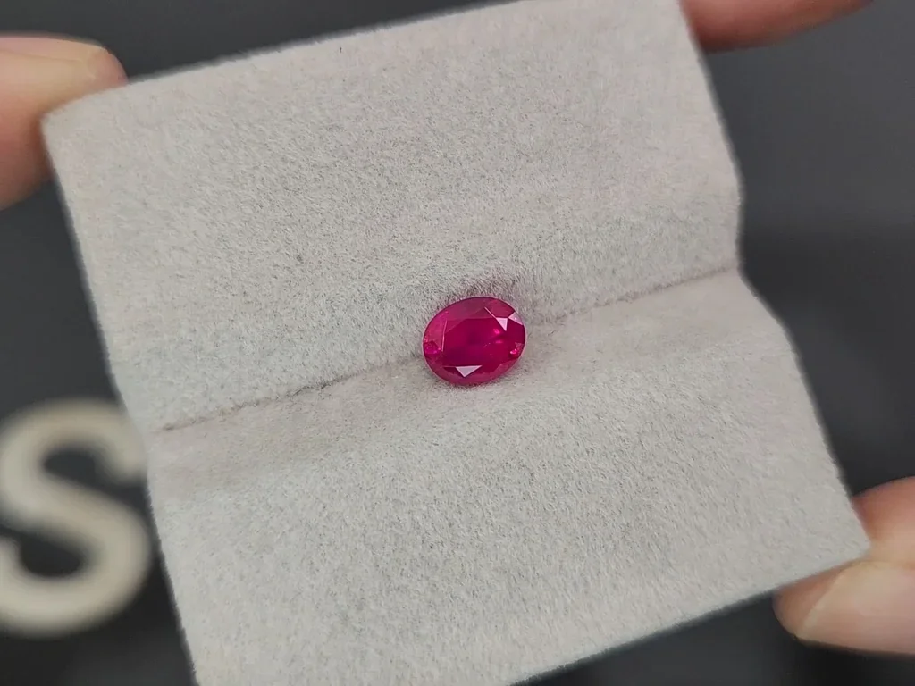 Ruby oval cut 1.12 carats, Burma (Mogok)  Image №4