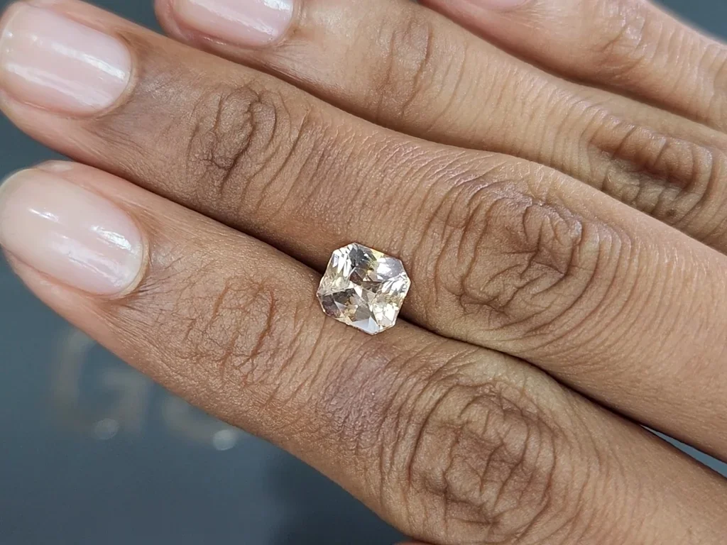 Unheated sapphire soft yellow radiant cut 2.10 carats, Madagascar  Image №2