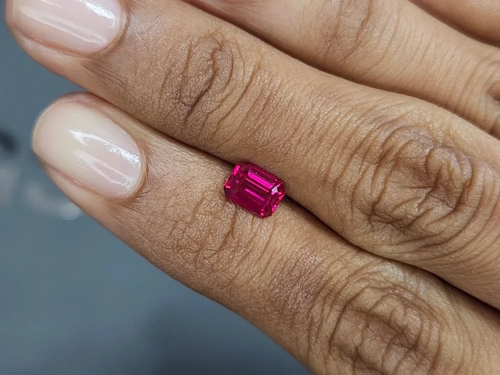 Unheated ruby octagon cut 1.01 carats, Mozambique Image №2