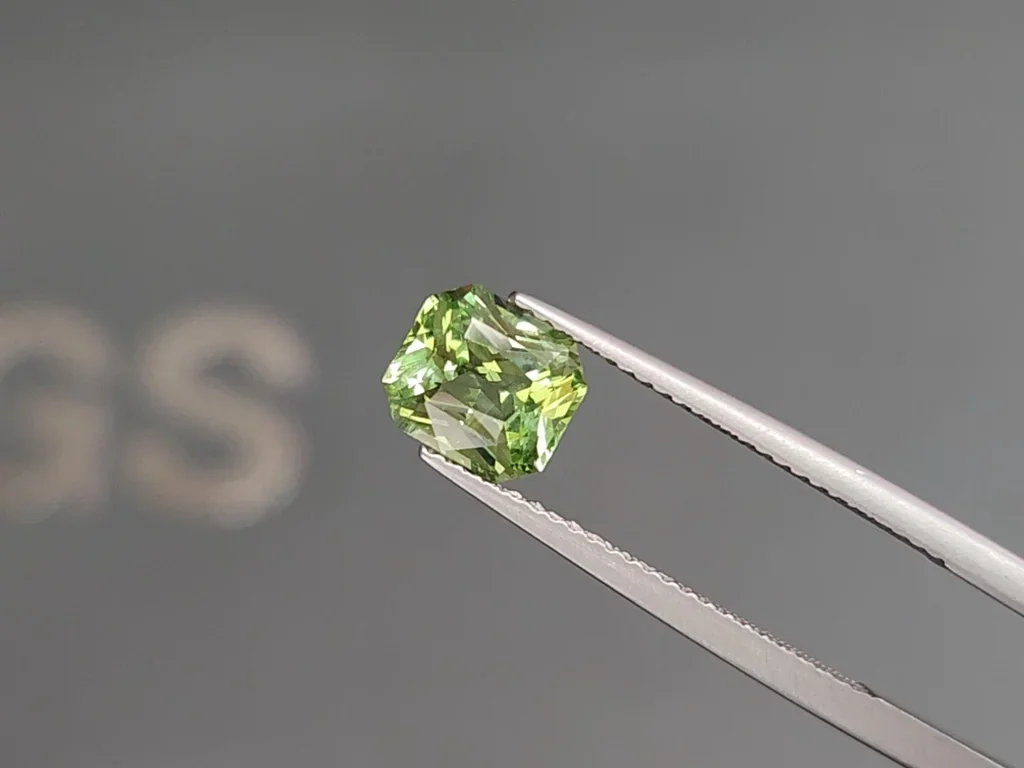Tsavorite garnet radiant cut 1.75 carats, Tanzania Image №2