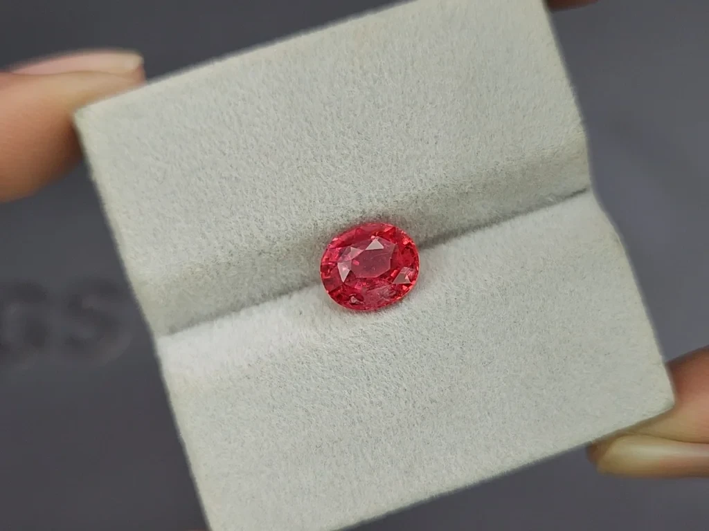 Red pink spinel oval cut  2.27 carats,Tanzania Image №4