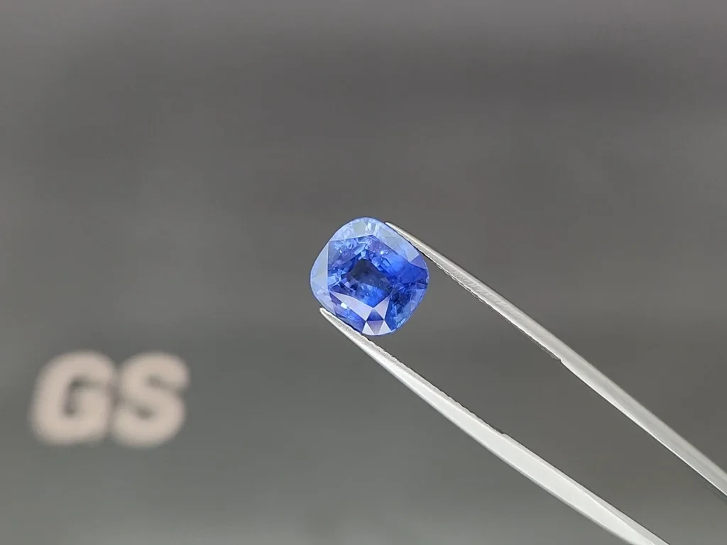 Blue sapphire cushion cut 6.07 carats, Sri Lanka Image №3