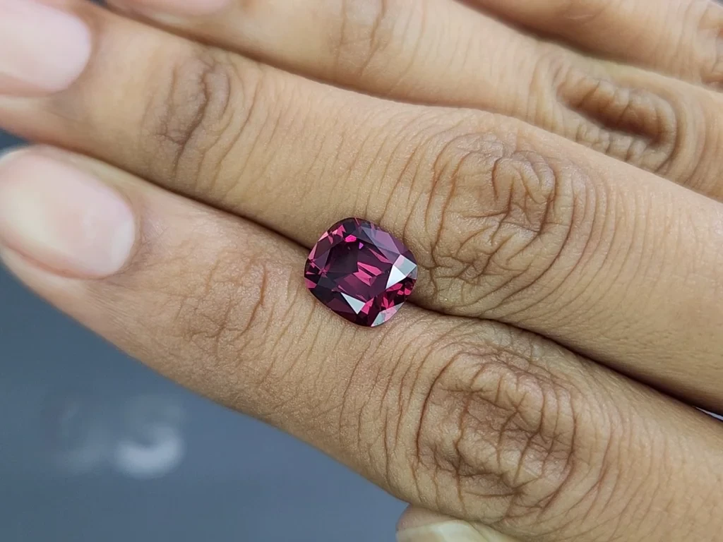 Garnet  rhodolite cushion cut 3.14 carats, Madagascar Image №2