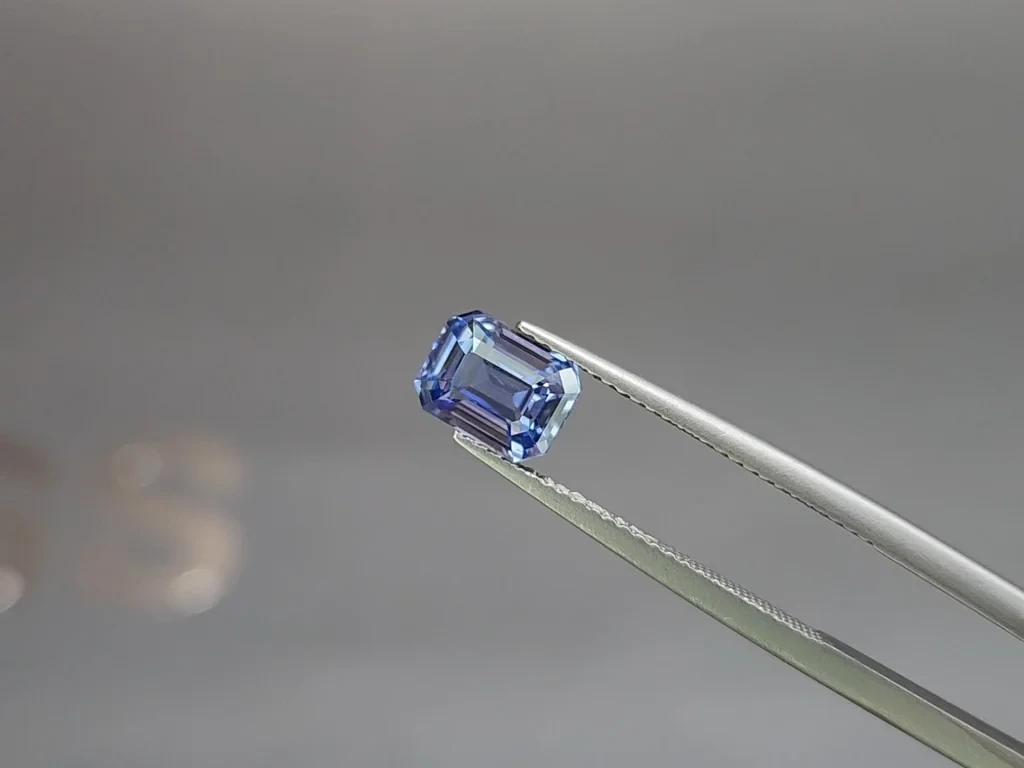 Blue sapphire octagon cut 2.04 carats, Sri Lanka Image №3
