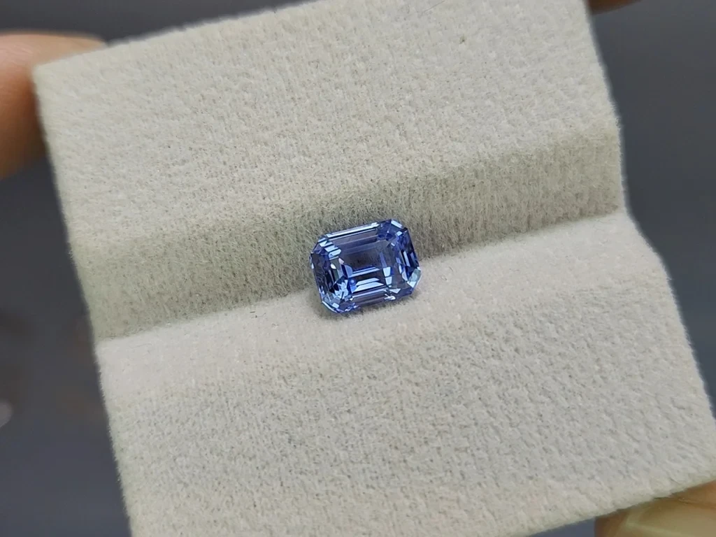 Blue sapphire octagon cut 2.04 carats, Sri Lanka Image №4