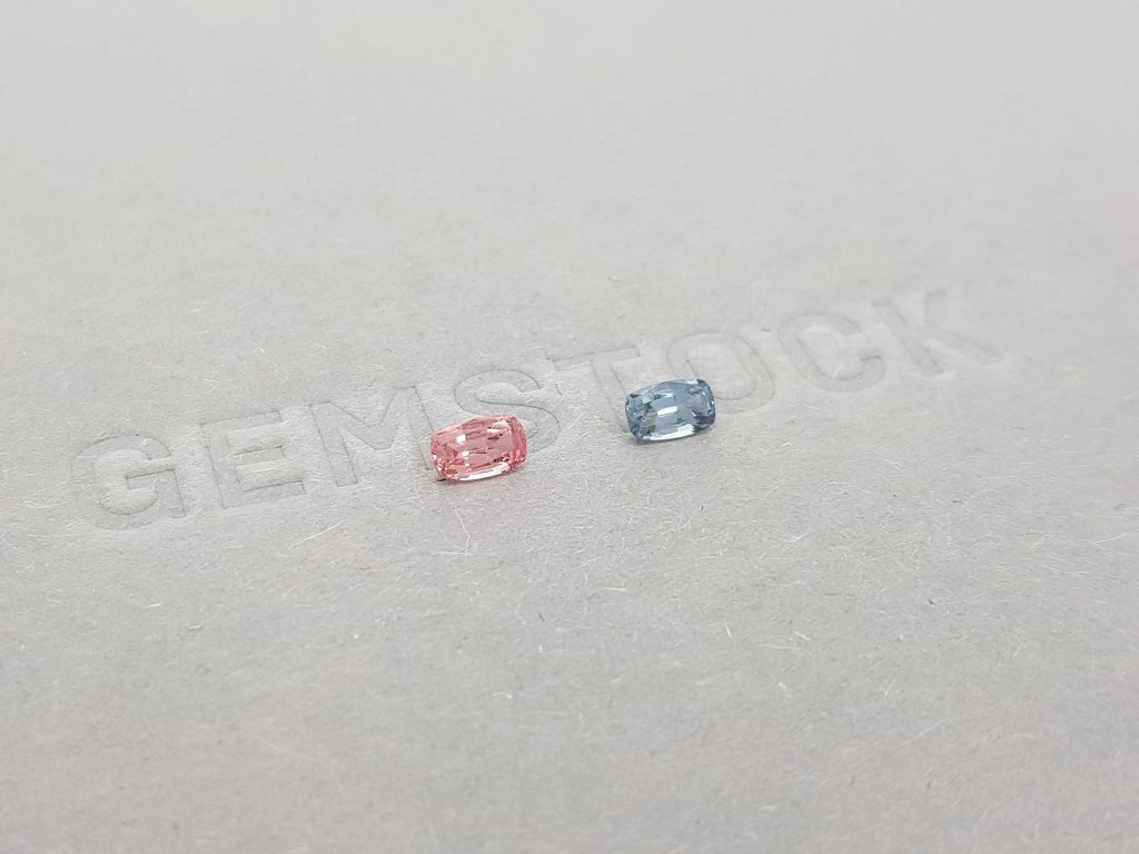 Contrasting pair of pink and blue cushion cut spinel 0.57 ct Image №3