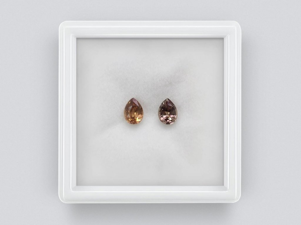 Pair of pink-orange unheated pear-cut sapphires 1.22 carats, Madagascar Image №1