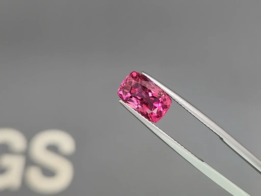 Pink cushion cut rubellite 3.60 carats  Image №3