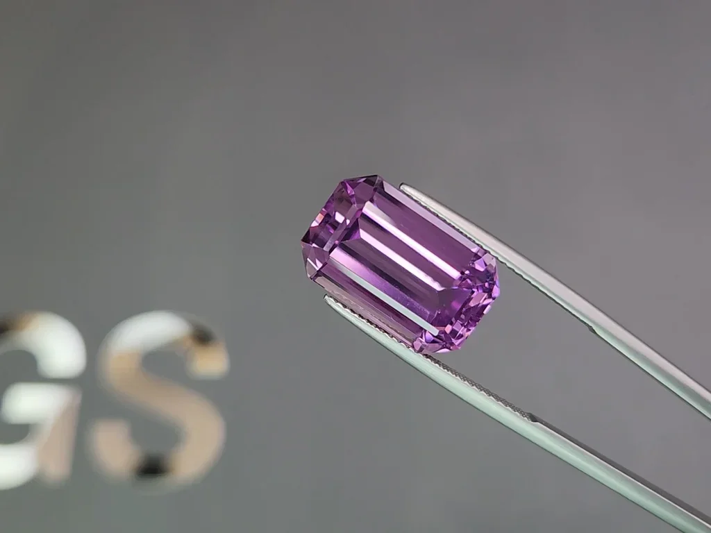 Octagon cut vivid pink kunzite 15.01 carats, Afghanistan  Image №3