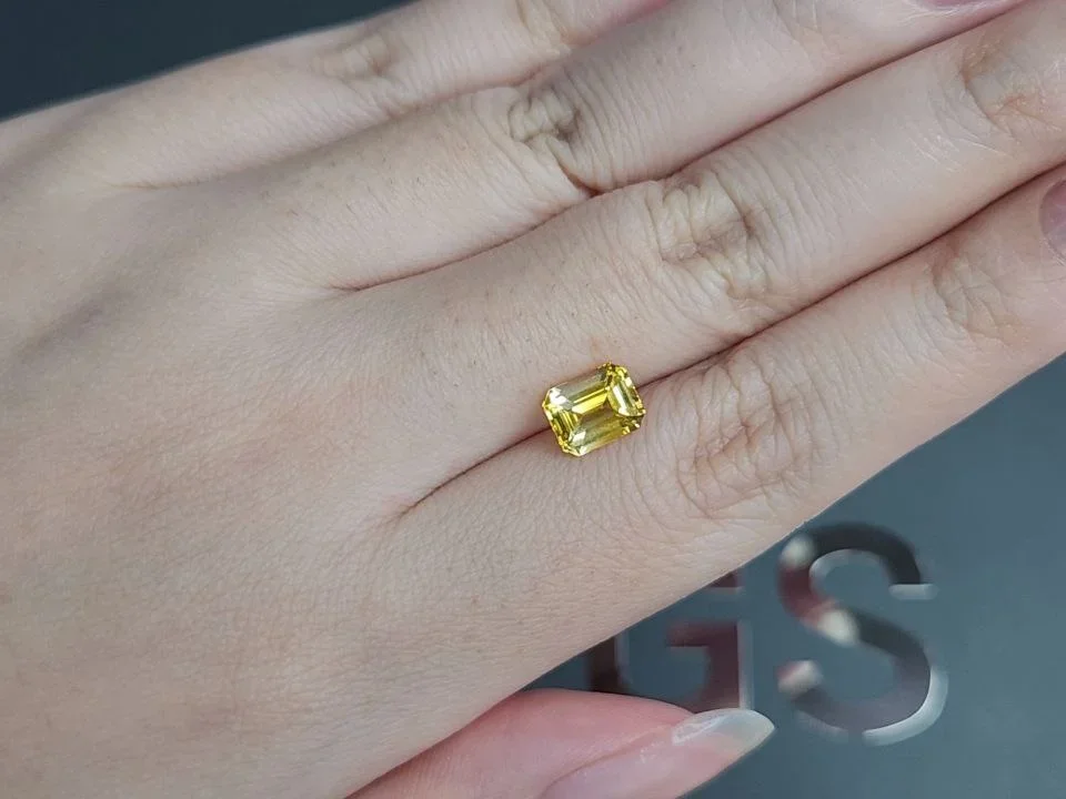 Vivid yellow sapphire in octagon cut 1.90 carats, Sri Lanka Image №2