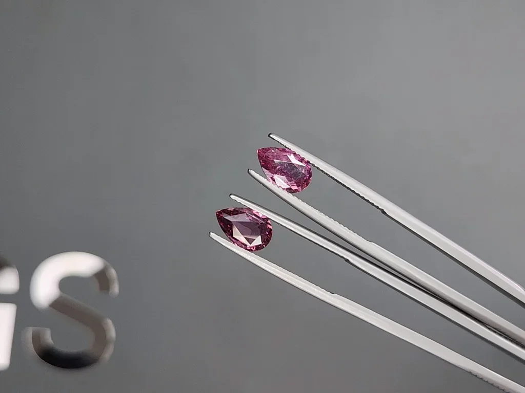 Pair of unheated purple sapphires pear cut 3.07 carats, Madagascar Image №3