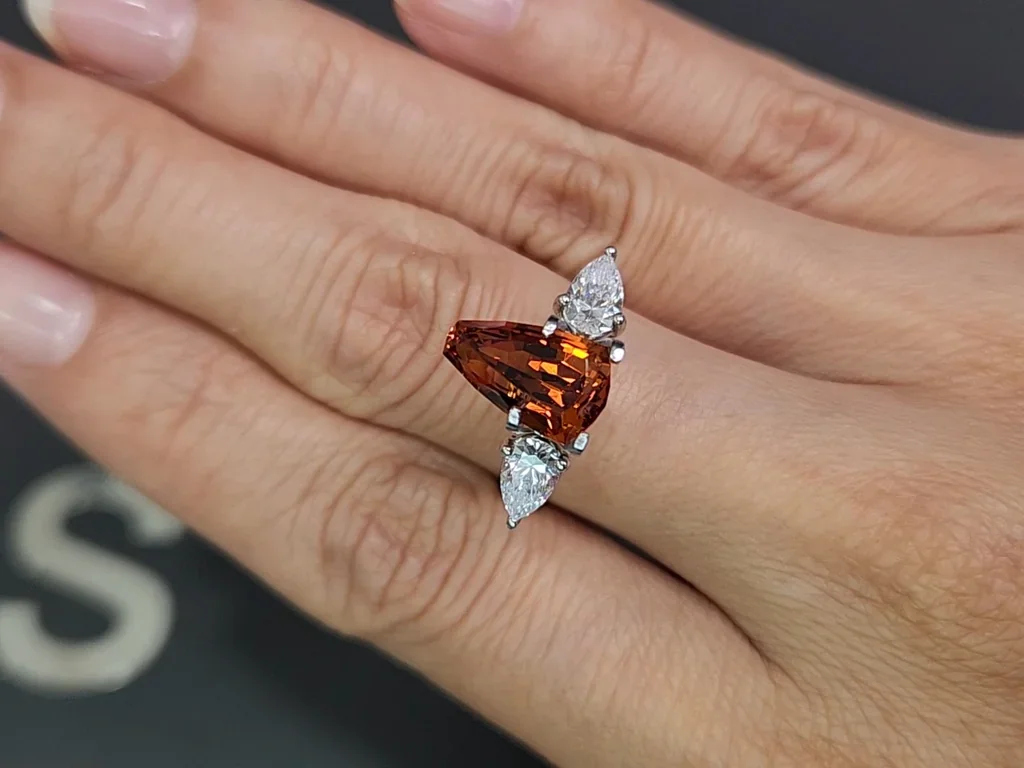 Spessartine garnet fancy cut 4.42 carats, Africa Image №5