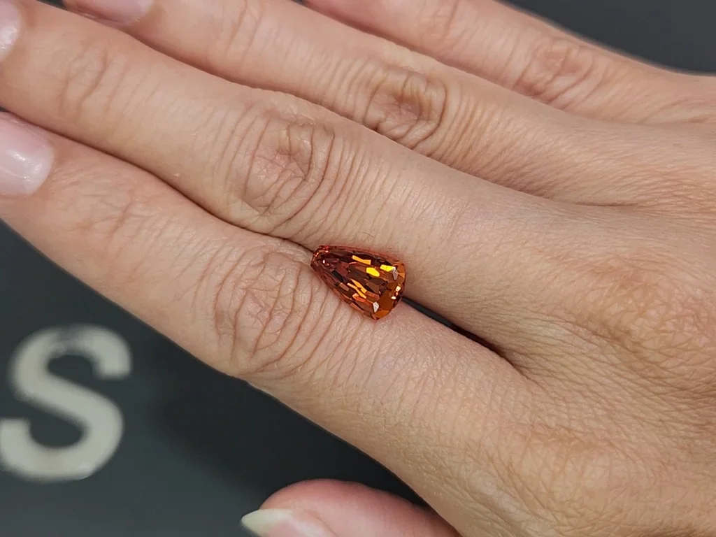 Spessartine garnet fancy cut 4.42 carats, Africa Image №2