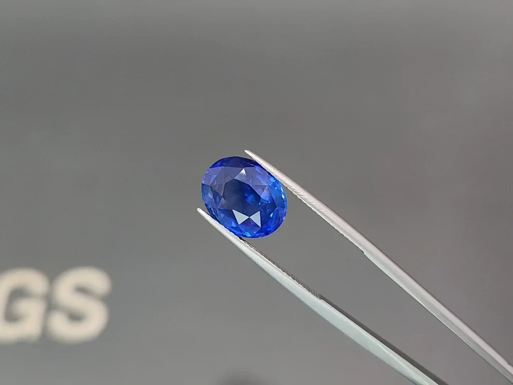 Sapphire Royal Blue oval cut 7.33 carats, Sri Lanka  Image №3