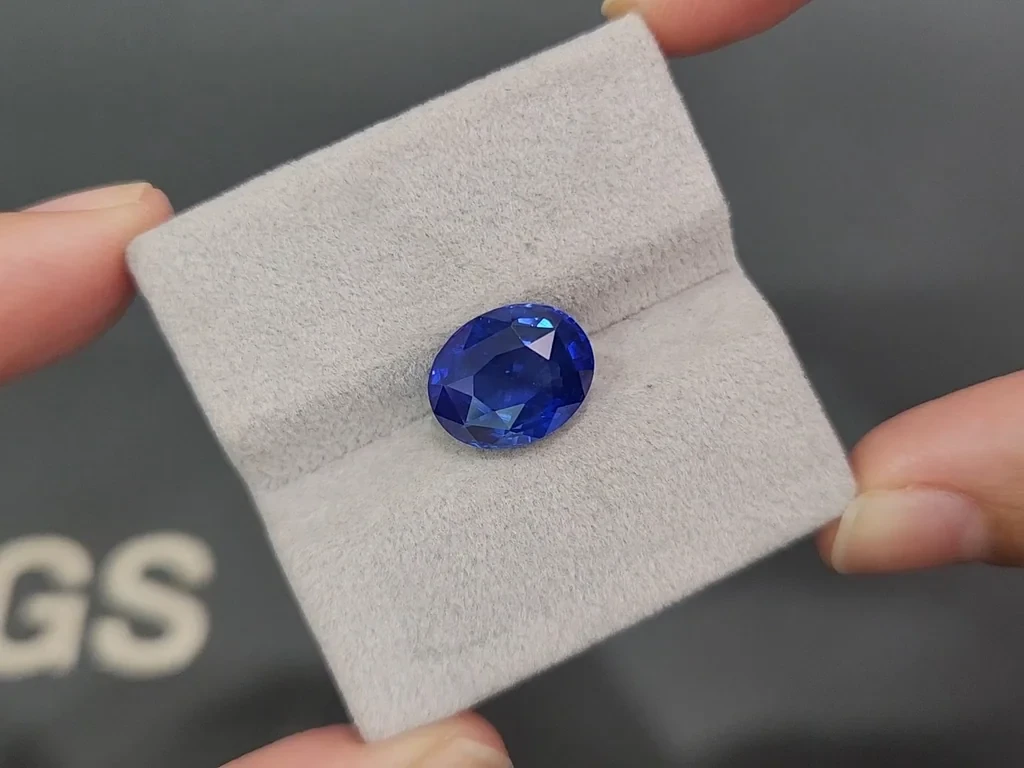 Sapphire Royal Blue oval cut 7.33 carats, Sri Lanka  Image №4