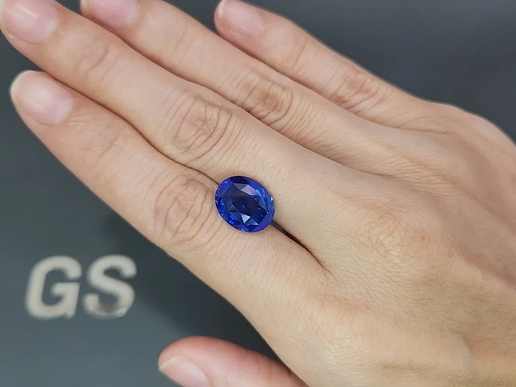 Sapphire Royal Blue oval cut 7.33 carats, Sri Lanka  Image №2