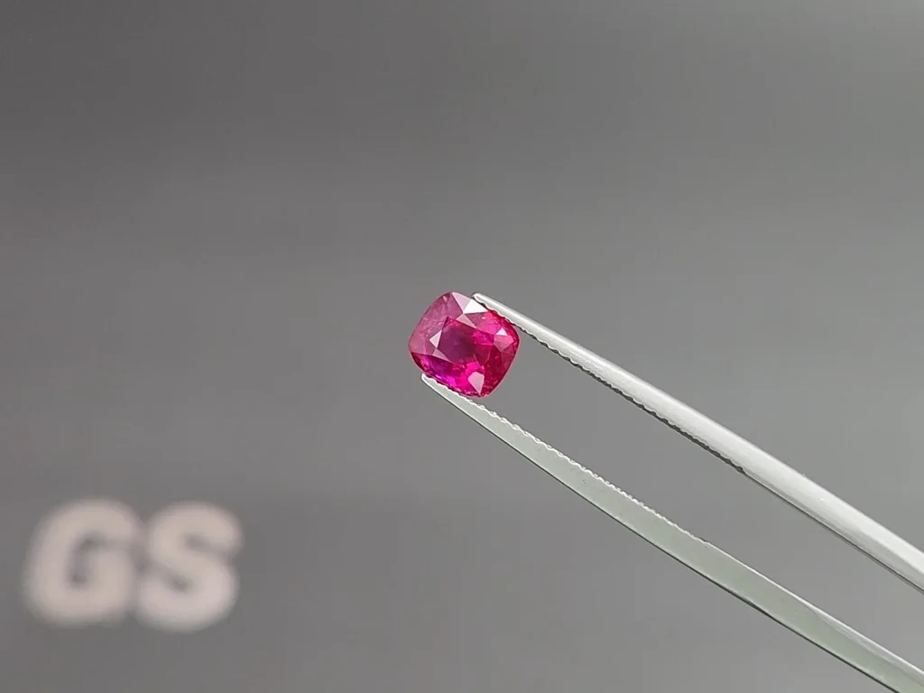 Unheated ruby Vivid pink red cushion cut 1.80 carats, Burma Image №3
