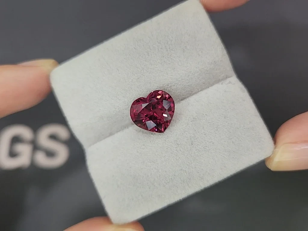Garnet rhodolite Vivid Pink heart shape 5.56 carats, Tanzania Image №4