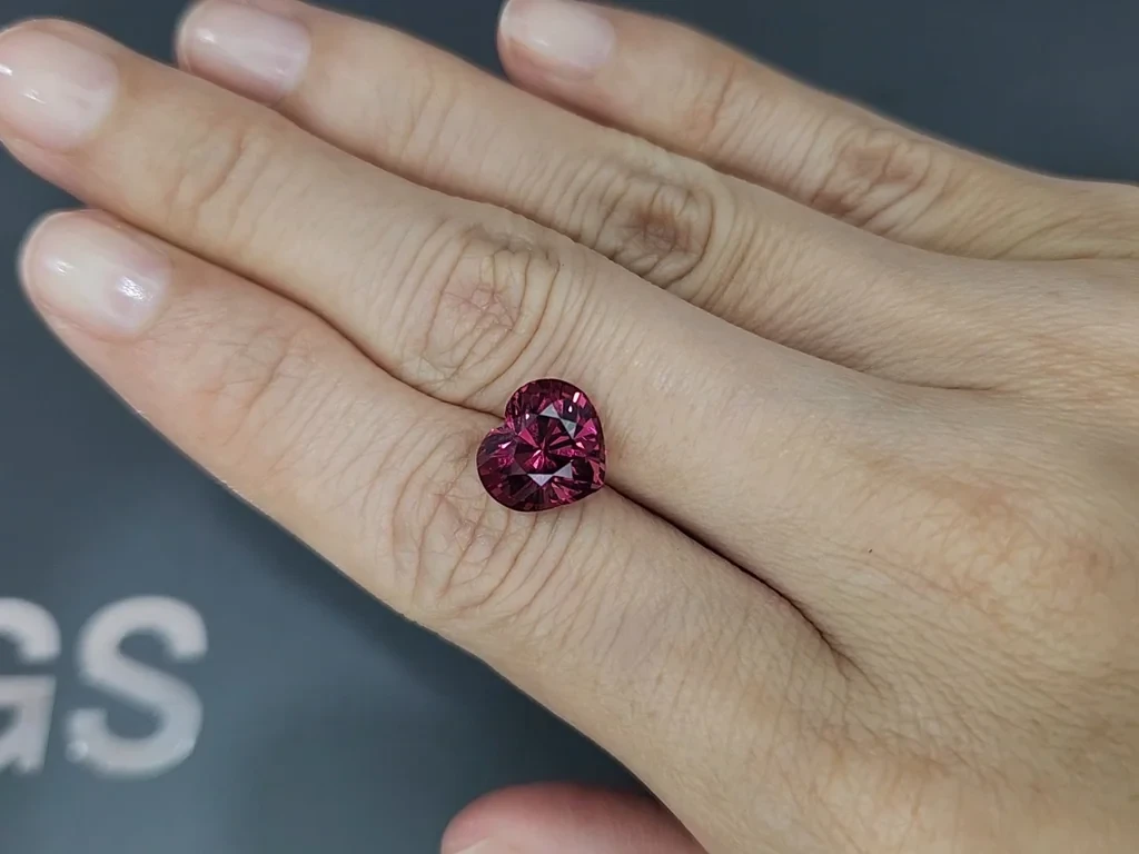 Garnet rhodolite Vivid Pink heart shape 5.56 carats, Tanzania Image №2