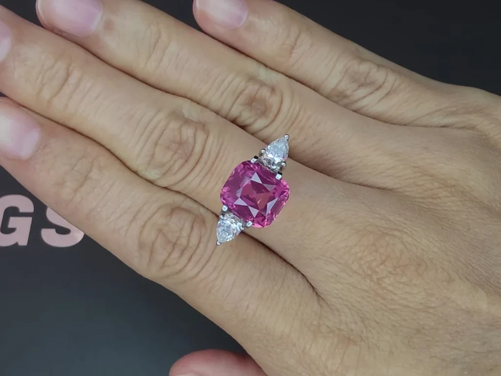 Mahenge spinel Vibrant Pink cushion cut 6.25 carats, Tanzania Image №5