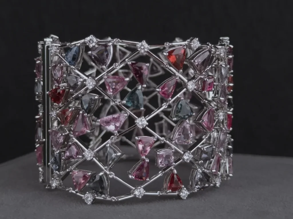 Bracelet with Burmese spinels 74 ct and diamonds set in 900 platinum Image №4