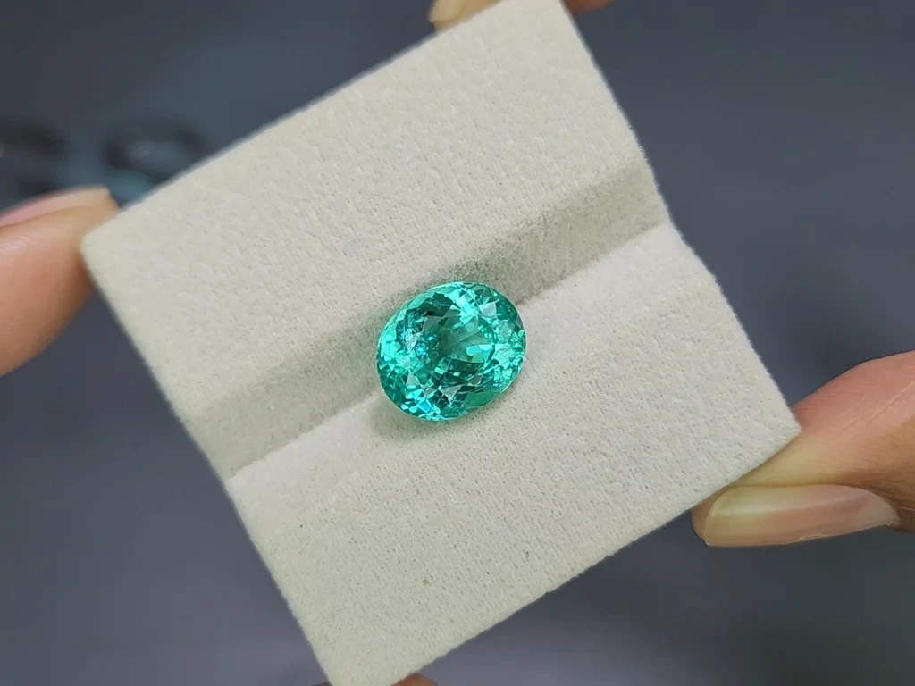 Investment grade neon bluish green Paraíba tourmaline oval cut 5.82 carats, Mozambique Image №4