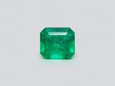 Colombian Vivid Green Emerald 0.98 ct photo