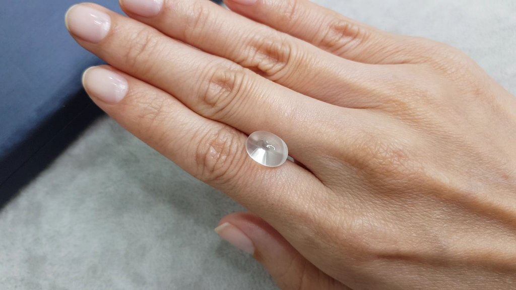 Oval cut moonstone 4.60 carats, Burma Image №2