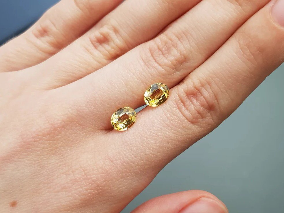 Pair of Vivid Yellow oval cut sapphires 2.98 carats, Madagascar Image №3
