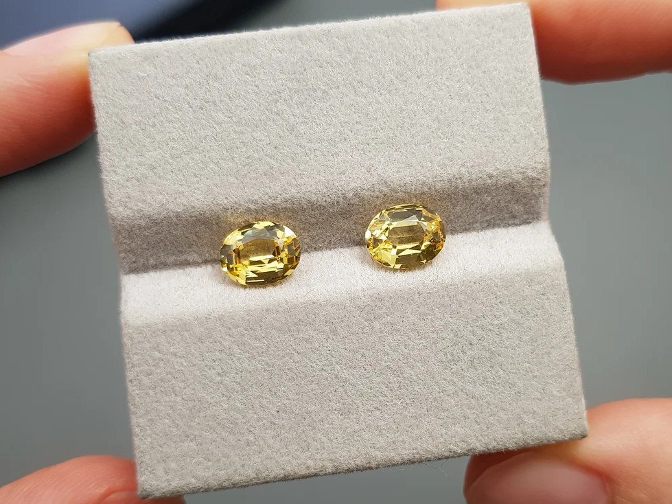 Pair of Vivid Yellow oval cut sapphires 2.98 carats, Madagascar Image №2