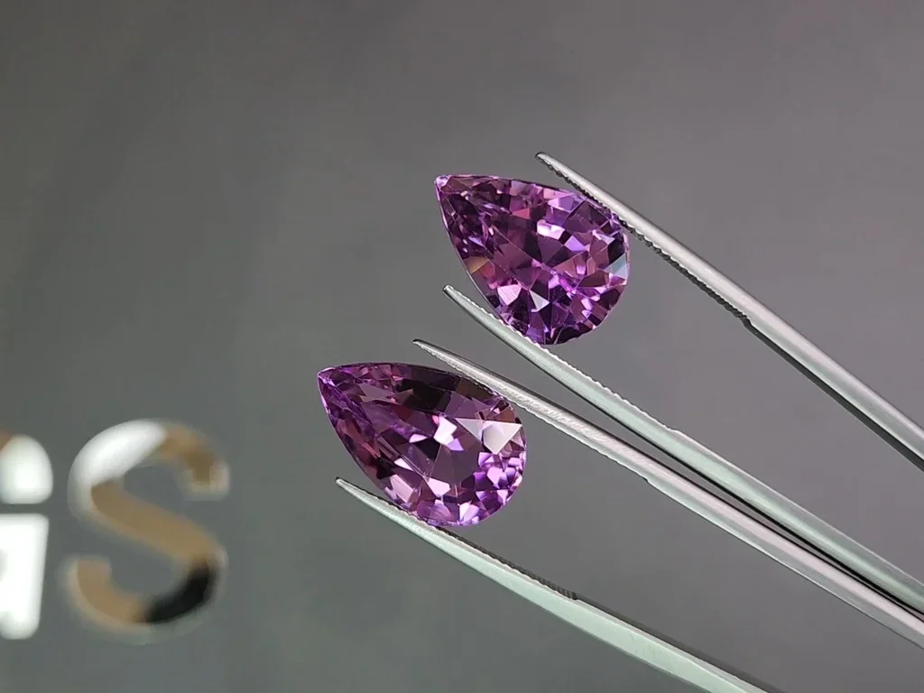 Pair of vivid pink kunzites in pear cut 25.74 carats, Afghanistan  Image №3