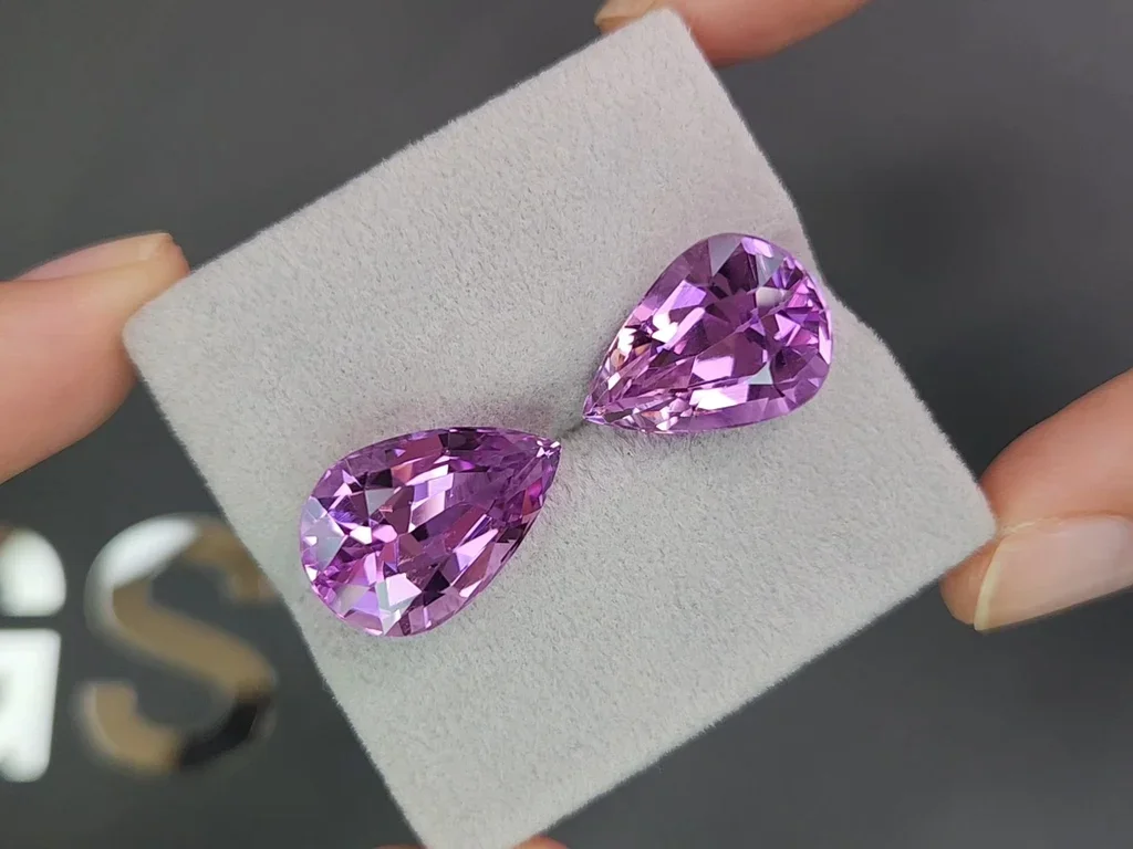 Pair of vivid pink kunzites in pear cut 25.74 carats, Afghanistan  Image №4