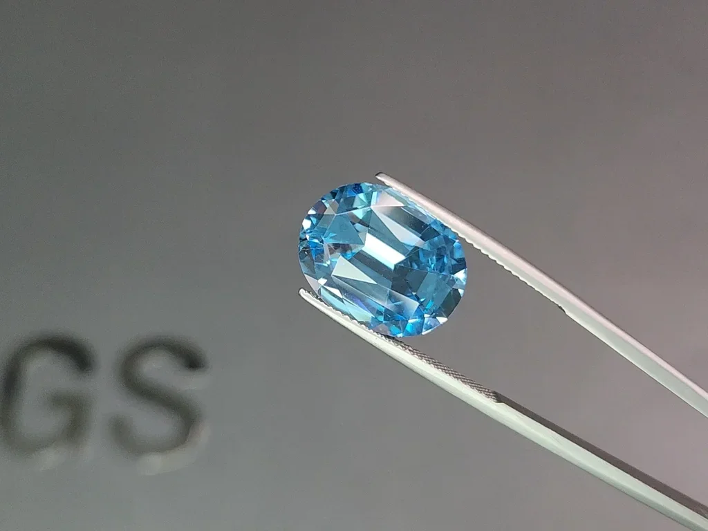 Sky blue topaz in high precision oval cut 11 carats, Madagascar Image №3