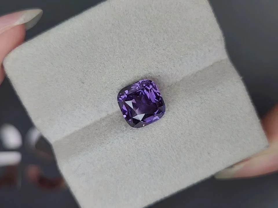 Unheated purple sapphire in cushion cut 5.10 carats, Sri Lanka Image №4