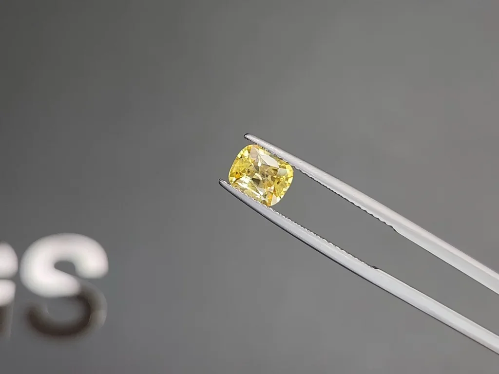 Unheated Vivid Yellow sapphire in cushion cut 1.71 carats, Sri Lanka Image №3