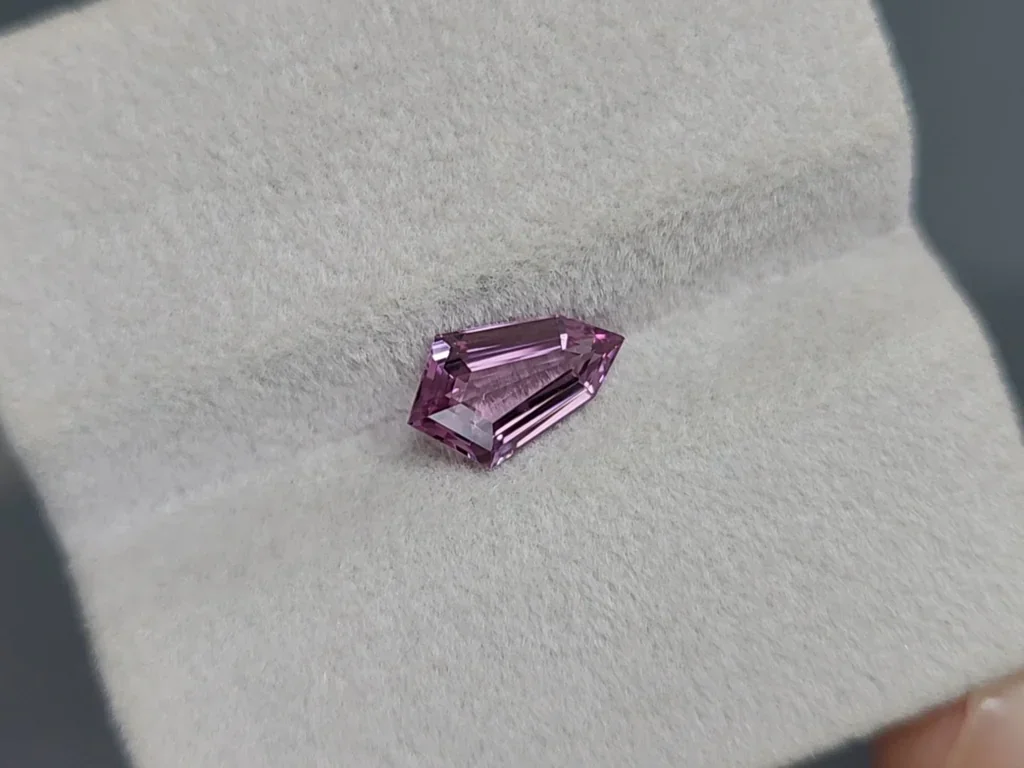 Purple spinel fantasy cut 1.52 carats, Tanzania Image №3