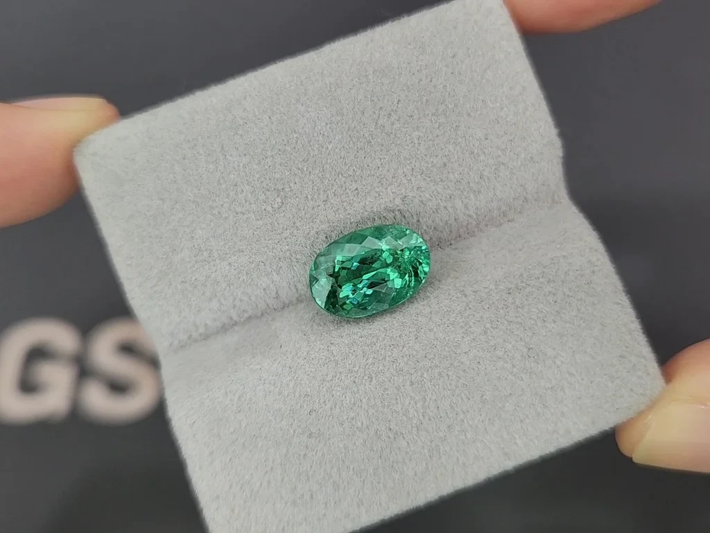 Neon green Paraiba oval cut  2.04 carats, Mozambique Image №4