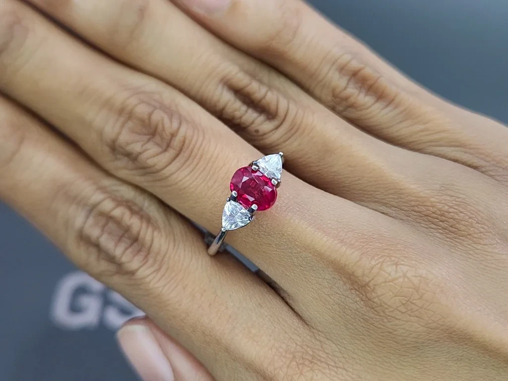 Unheated rose red ruby oval cut 2.007 carats, Burma  Image №5