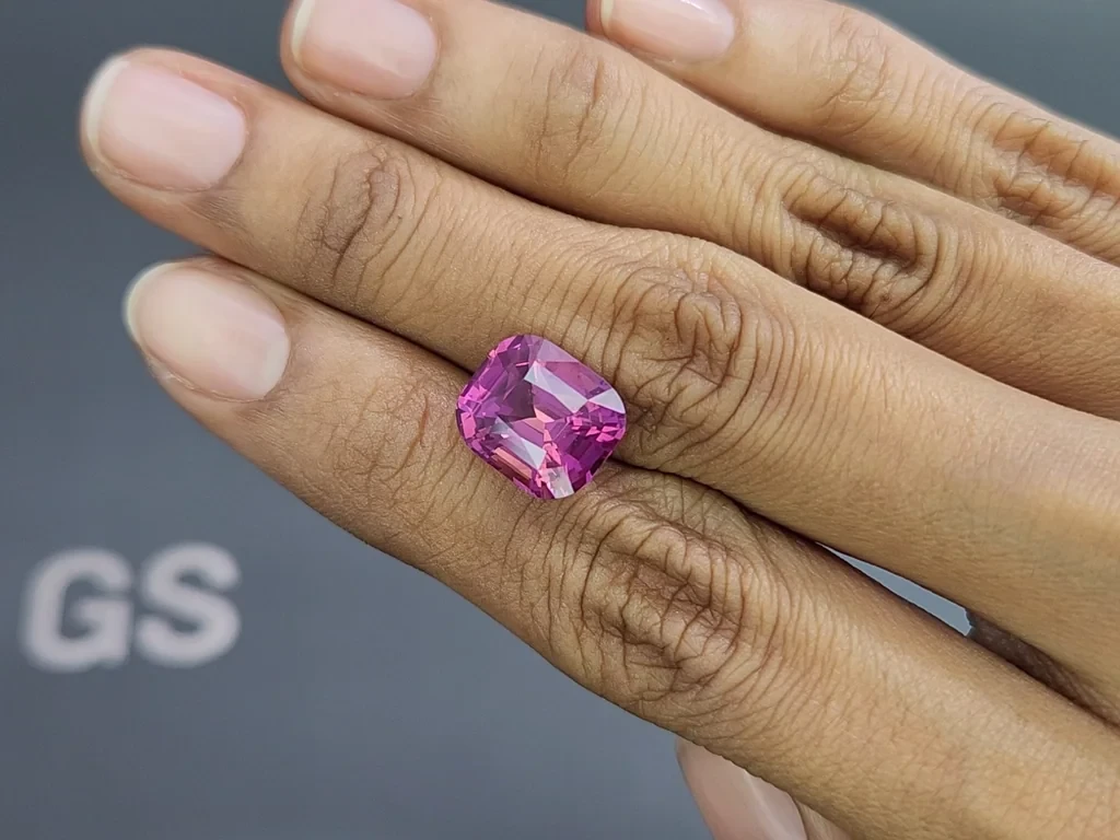 Purple sapphire in cushion cut 8.13 carats, Madagascar  Image №2