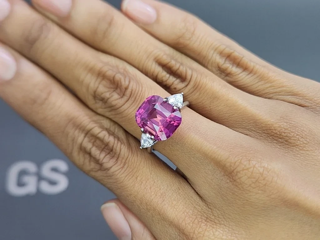 Purple sapphire in cushion cut 8.13 carats, Madagascar  Image №5