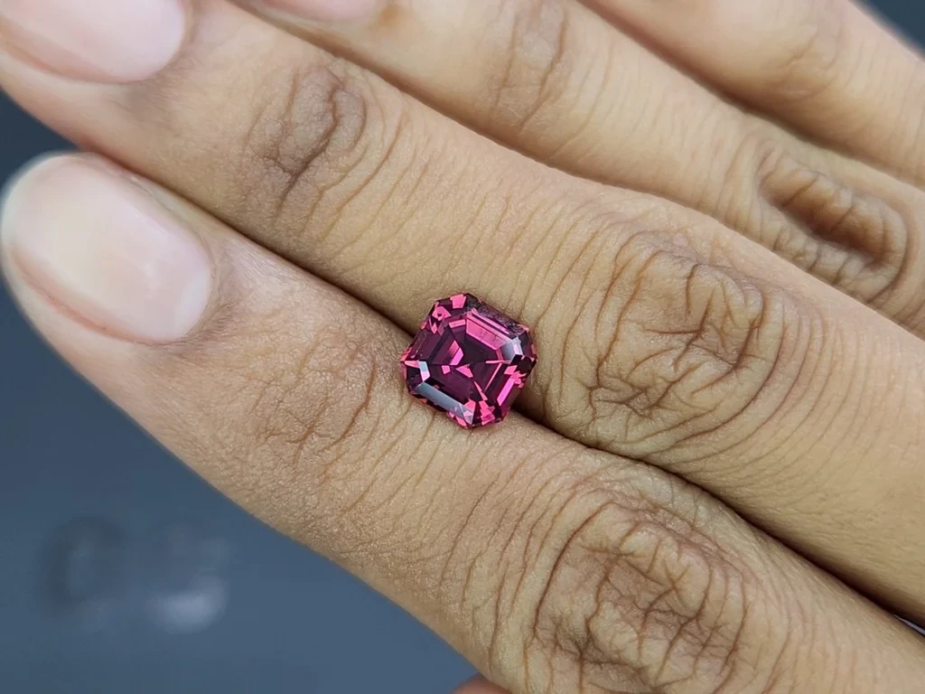 Rhodolite garnet  radiant edging 2.51 carats, Madagascar Image №2