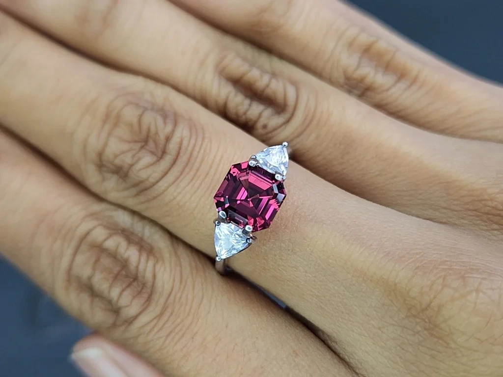 Rhodolite garnet  radiant edging 2.51 carats, Madagascar Image №5
