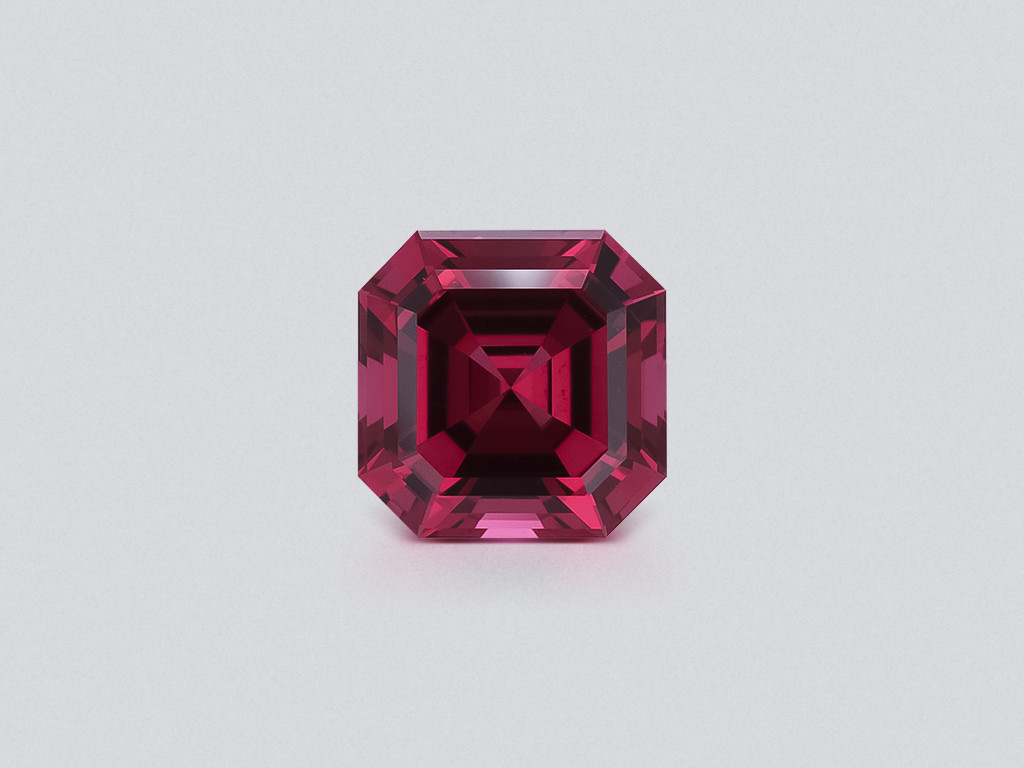 Rhodolite garnet  radiant edging 2.51 carats, Madagascar Image №1