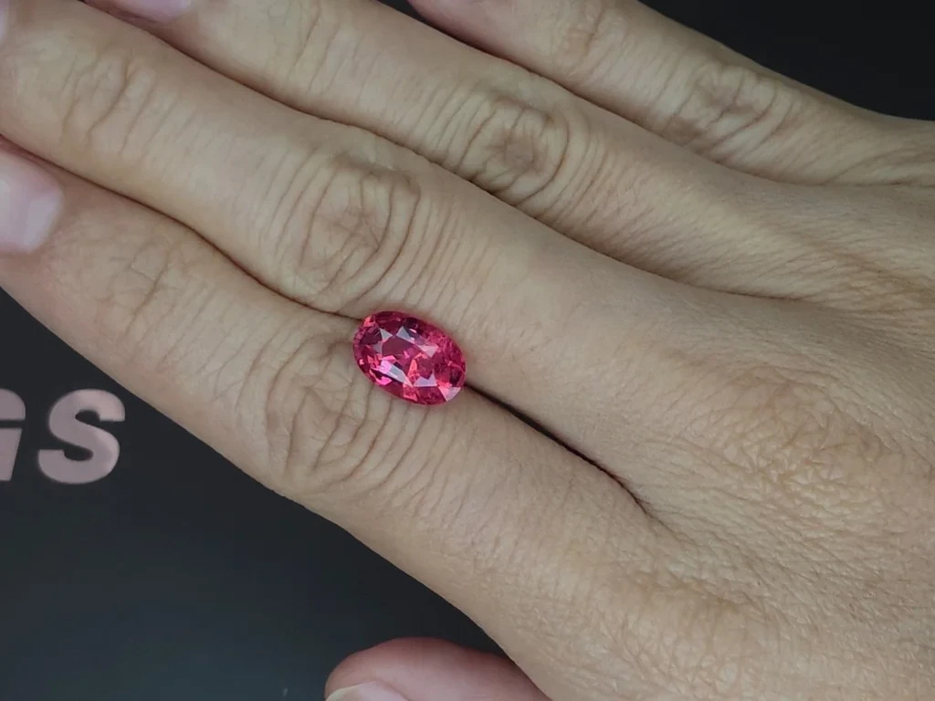 Mahenge spinel Vibrant Pink oval cut 3.20 carats,Tanzania Image №2