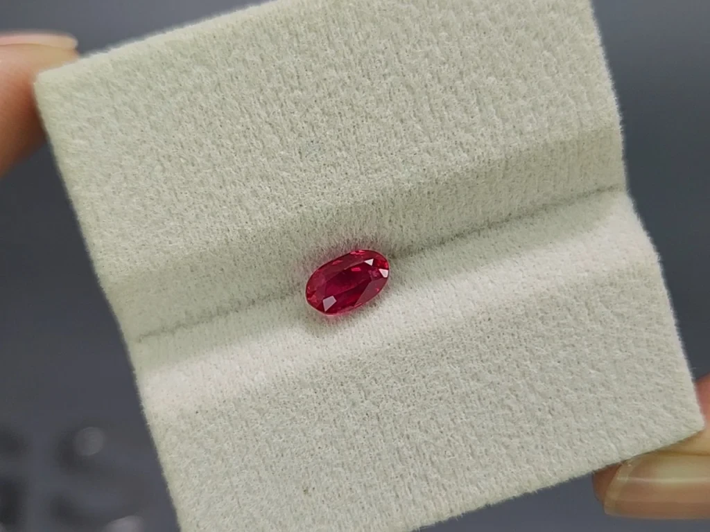 Unheated ruby Pigeon's blood oval cut 1.02 carats, Mozambique Image №4