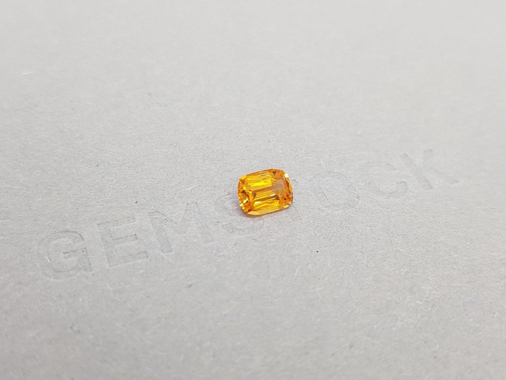 Vibrant cushion cut spessartine garnet 0.93 ct Image №2