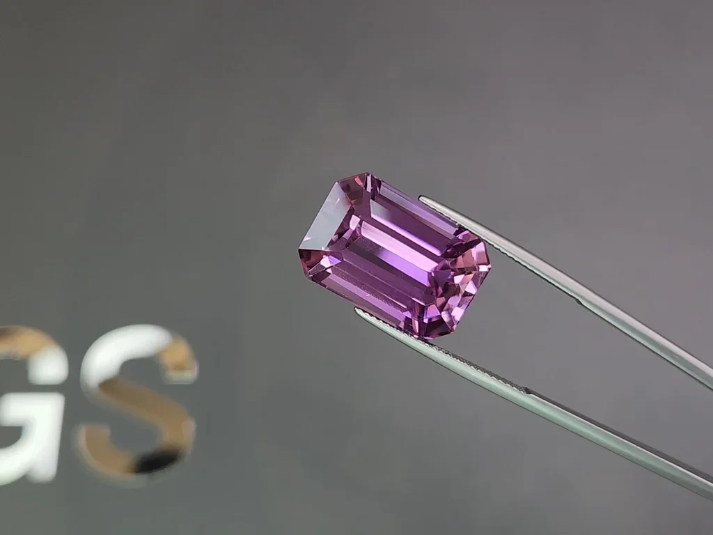 Vivid pink kunzite in octagon cut 24.32 carat, Afghanistan  Image №3