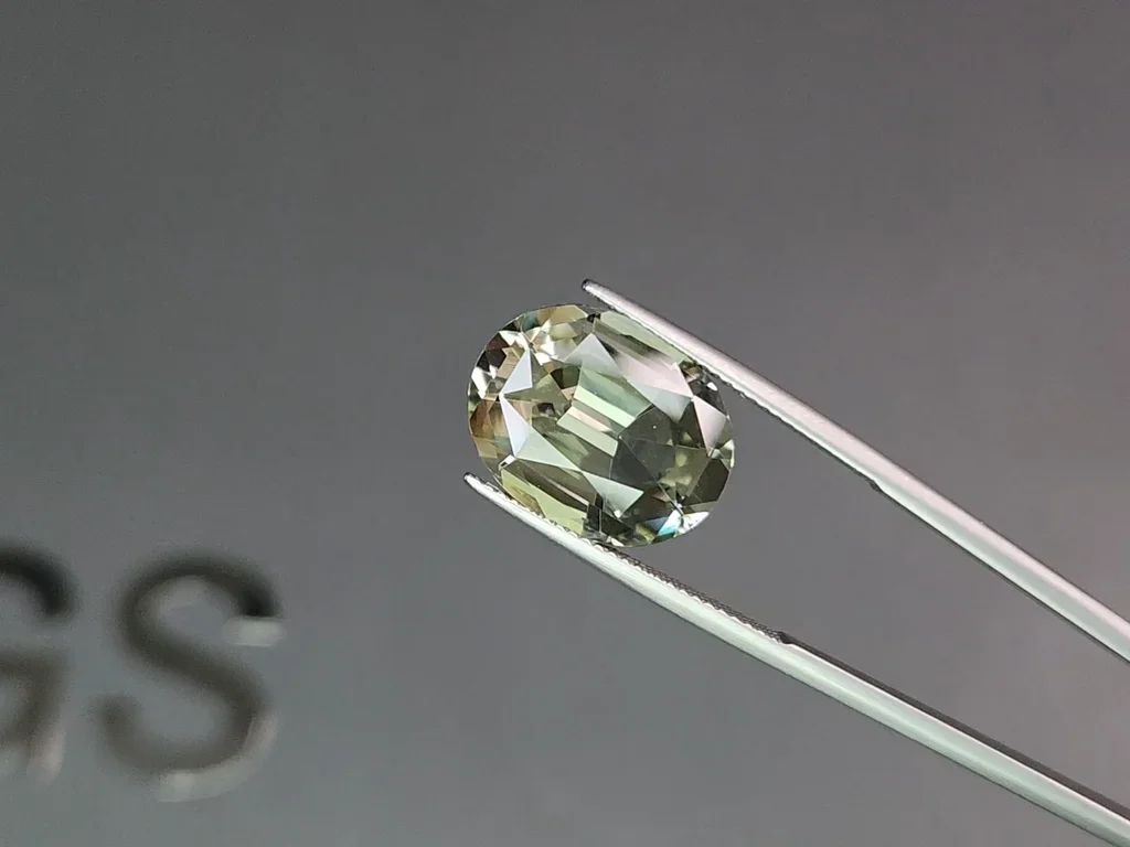 Green prasiolite (green quartz) precision cut oval 7.87 carats, Africa Image №3
