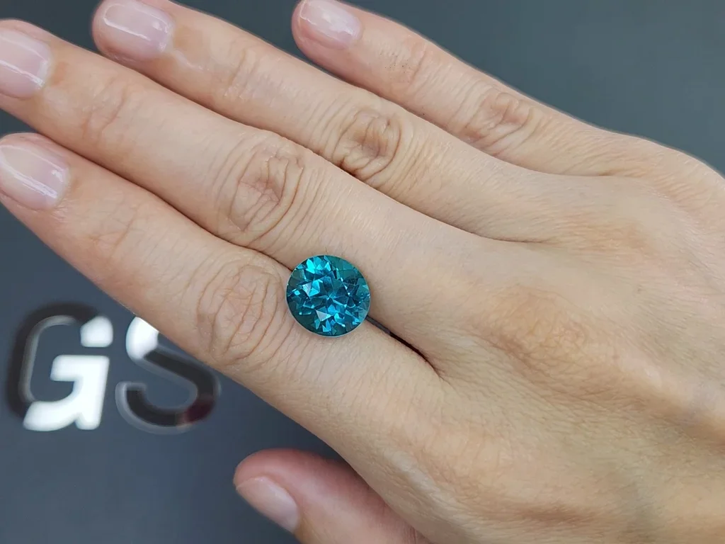 Blue apatite in oval cut 6.42 carats, Brazil Image №2