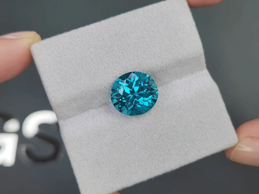 Blue apatite in oval cut 6.42 carats, Brazil Image №4